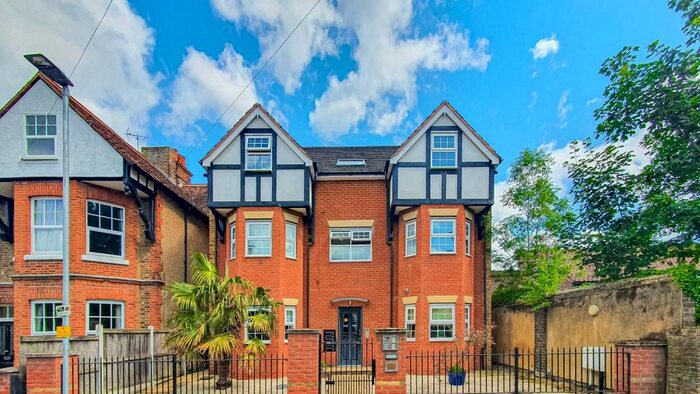 2 Bedroom Flat To Rent In Griffin Court, Hoddesdon, EN11