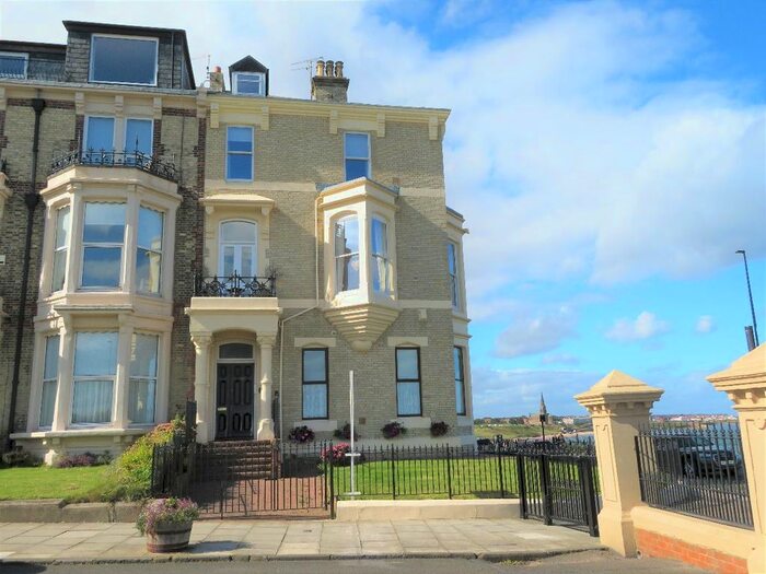 3 Bedroom Flat To Rent In Percy Gardens, Tynemouth, North Shields, NE30