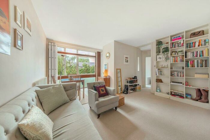 Studio To Rent In Renfrew Road, SE11