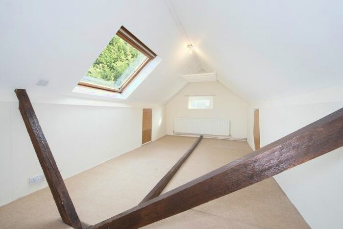 2 Bedroom Flat To Rent In High Street, Sutton Courtenay, Abingdon OX14