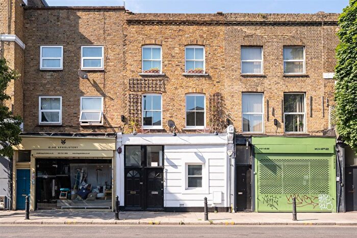 2 Bedroom Flat For Sale In Ball's Pond Road, Dalston, N1