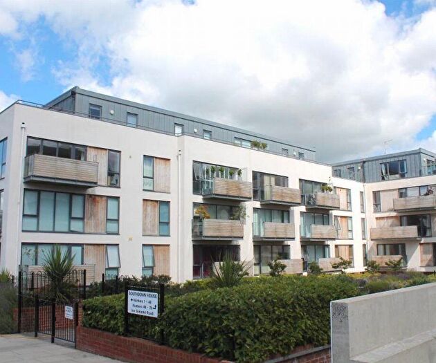 2 Bedroom Flat To Rent In - Somerhill Avenue, Hove, East Sussex, BN3