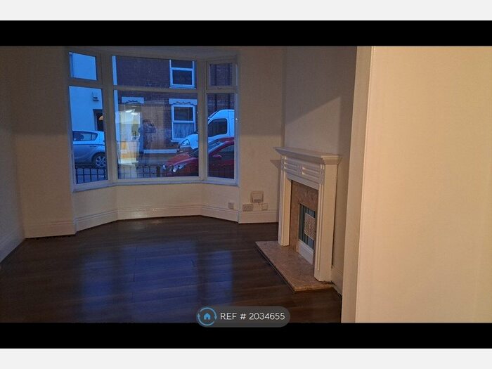 2 Bedroom Terraced House To Rent In Estcourt Street, Hull, HU9