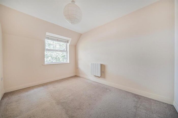 2 Bedroom Apartment For Sale In Wilmott House, Ashville Way, Wokingham, Berkshire, RG41