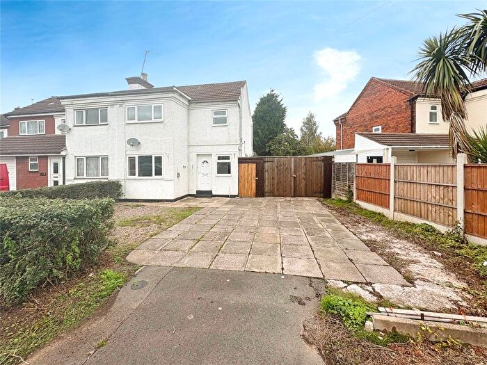 3 Bedroom Semi-detached House To Rent In Waddens Brook Lane, Wolverhampton, West Midlands, WV11