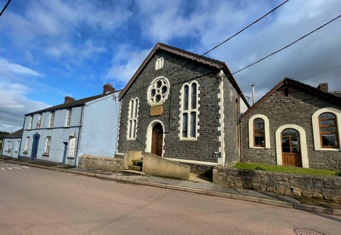 2 Bedroom Apartment To Rent In Flat Capel Seion, Heol Llansaint, Llansaint, Kidwelly, SA17