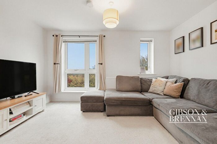 3 Bedroom End Terrace House For Sale In Brookfield Drive, Stanford-Le-Hope, SS17