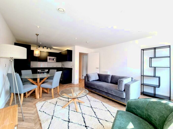 2 Bedroom Apartment To Rent In Lamberts House Briggate Leeds, LS1