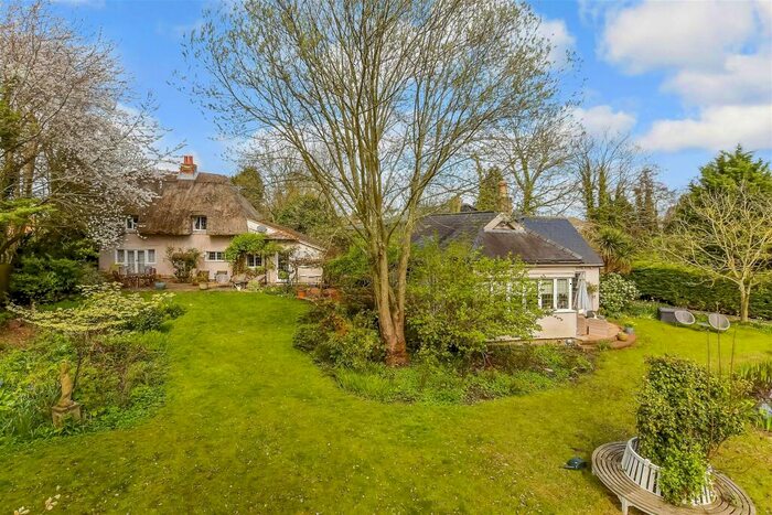 2 Bedroom Cottage For Sale In Padbrook Lane, Preston, Canterbury, Kent, CT3