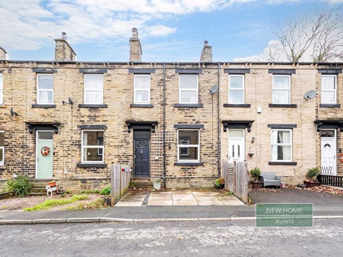 2 Bedroom Terraced House For Sale In Prospect Terrace, Cleckheaton, BD19