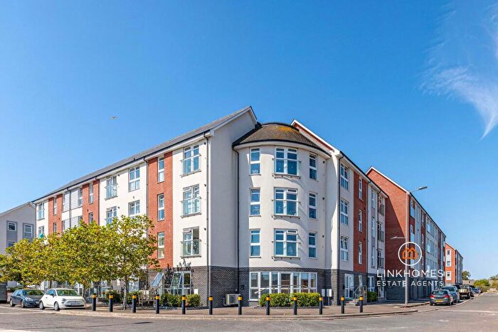 2 Bedroom Apartment For Sale In Jefferson Avenue, Poole, BH15