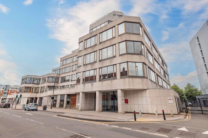 2 Bedroom Apartment For Sale In High Street, Slough, SL1