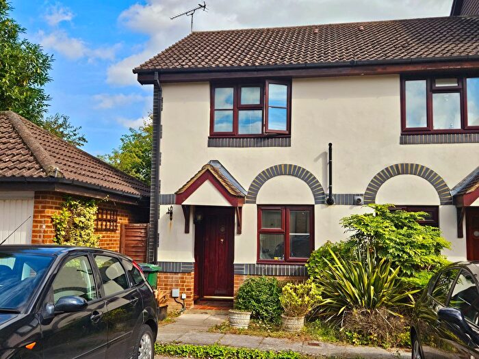 2 Bedroom Property To Rent In Keats Avenue, Redhill, RH1