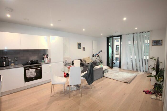 1 Bedroom Flat To Rent In Pinnacle House, Schooner Road, Royal Wharf, London, E16