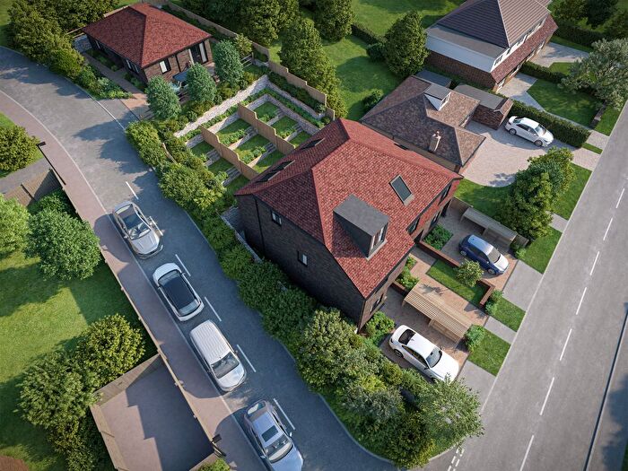 4 Bedroom Terraced House For Sale In Waddington Avenue, Coulsdon, CR5