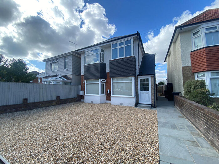 2 Bedroom Apartment To Rent In Southill Road, Bournemouth, BH9