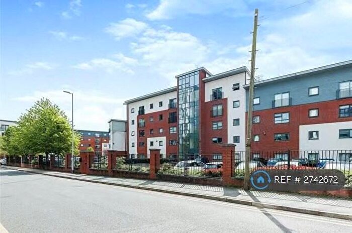 2 Bedroom Flat To Rent In Slater House, Salford, M5