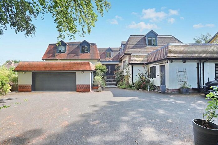 6 Bedroom Detached House For Sale In Ringley Road, Whitefield, M45
