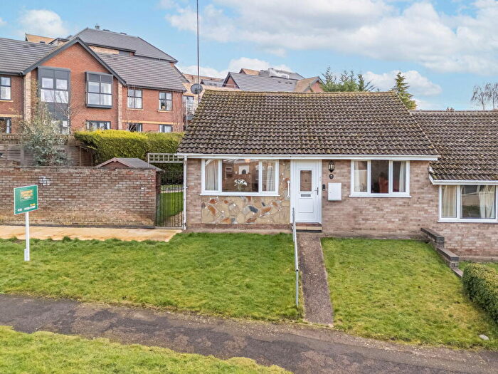 2 Bedroom Semi-Detached Bungalow For Sale In Severn Way, Kettering, NN16