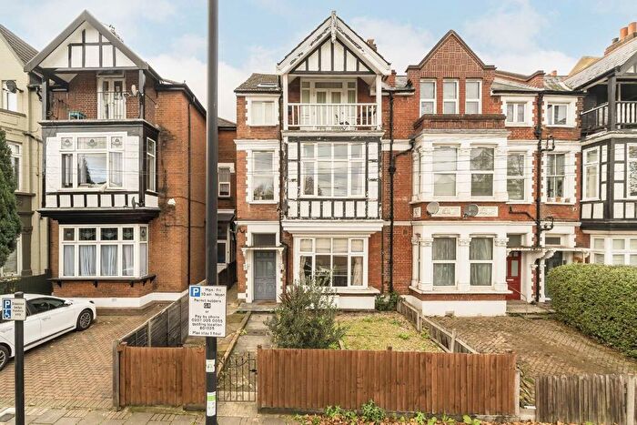 2 Bedroom Flat To Rent In Thornton Avenue, Streatham Hill, SW2