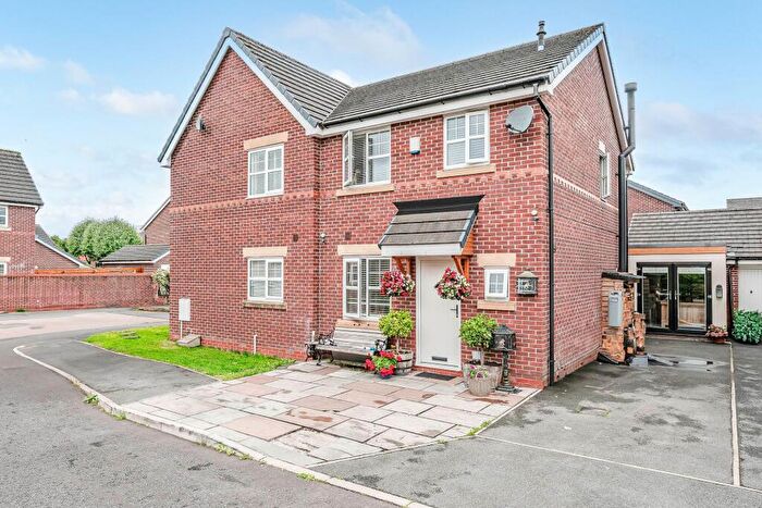 4 Bedroom Semi-Detached House For Sale In Dukes Park Drive, Chorley, PR7