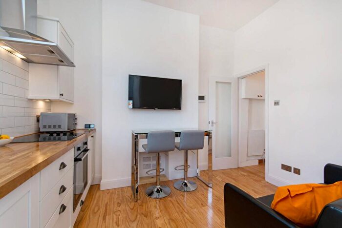 1 Bedroom Flat To Rent In Lavender Hill, Clapham Junction, London, SW11