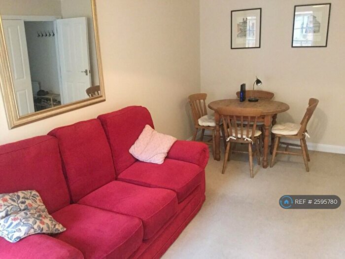 1 Bedroom Flat To Rent In Amwell Street, London, EC1R