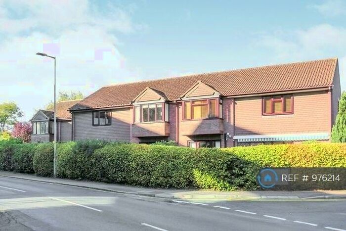 2 Bedroom Flat To Rent In Broadwater, Berkhamsted, HP4