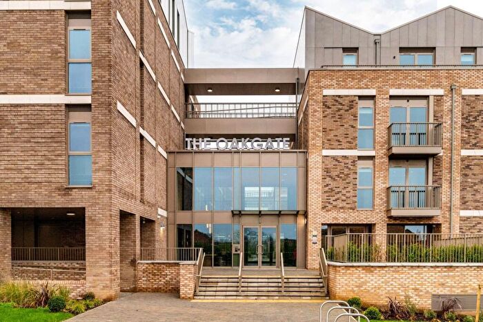 2 Bedroom Flat To Rent In The Oakgate, Leatherhead, KT22