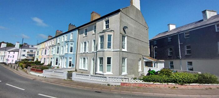 2 Bedroom Apartment For Sale In West End, Beaumaris, LL58