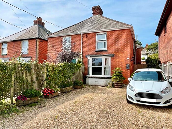 3 Bedroom Semi-Detached House For Sale In Freshwater Bay, Isle Of Wight, PO40