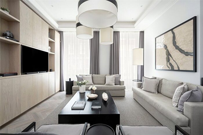 3 Bedroom Flat To Rent In Old Queen Street, London, SW1H