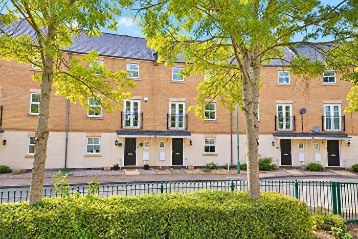 5 Bedroom Terraced House For Sale In Allington Circle, Kingsmead, Milton Keynes, Buckinghamshire, MK4