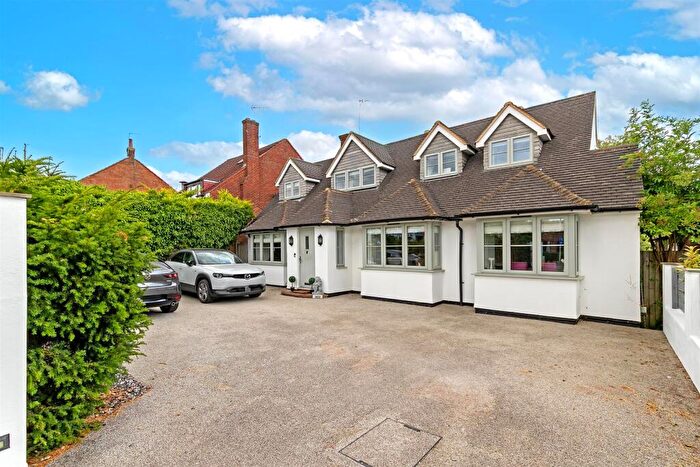 4 Bedroom Detached House For Sale In Watford Road, St. Albans, AL2