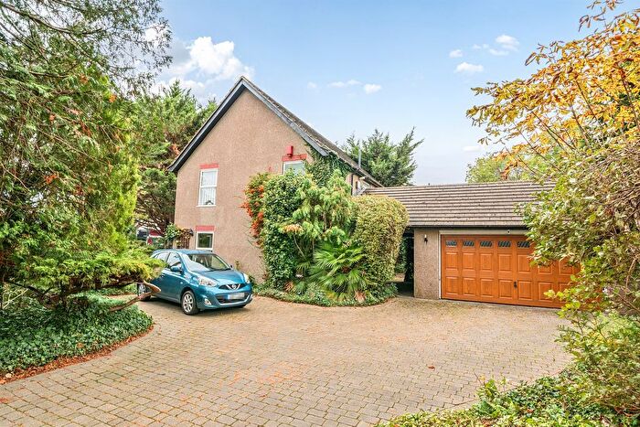 3 Bedroom Detached House For Sale In Lavender Hill, Enfield, EN2