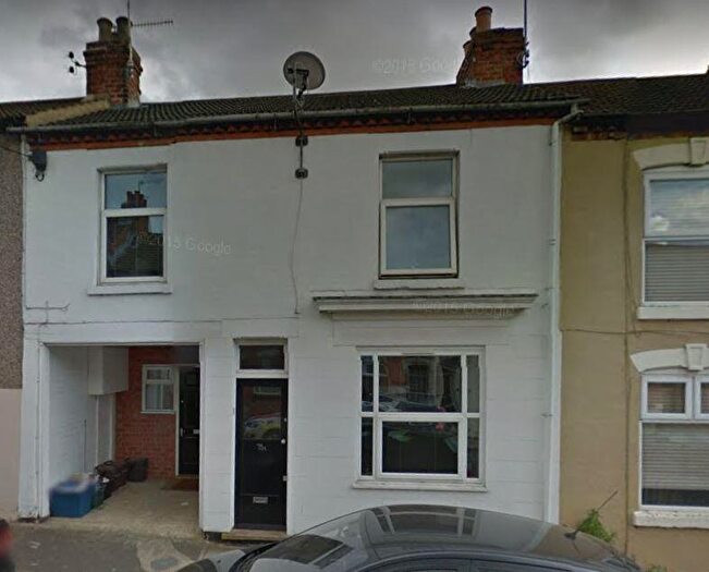 2 Bedroom Flat To Rent In Salisbury Street, Semilong, Northampton, NN2