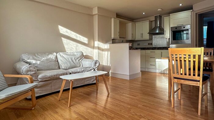 2 Bedroom Flat To Rent In Headley Way, Oxford, Oxfordshire, OX3