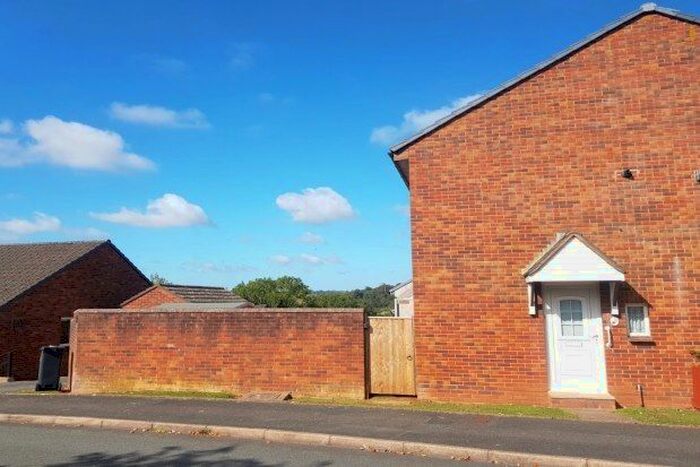 1 Bedroom Property To Rent In Haytor Avenue, Paignton, TQ4