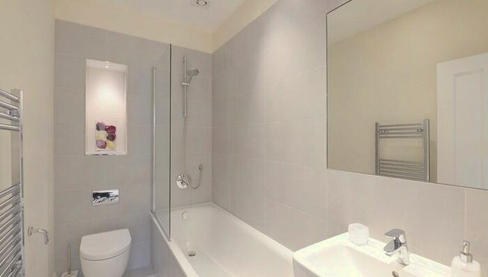 1 Bedroom Flat To Rent In Hamlet Gardens, Ravenscourt Park, London, W6