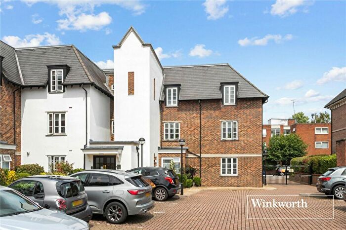 2 Bedroom Apartment For Sale In Voysey Close, Finchley, London, N3