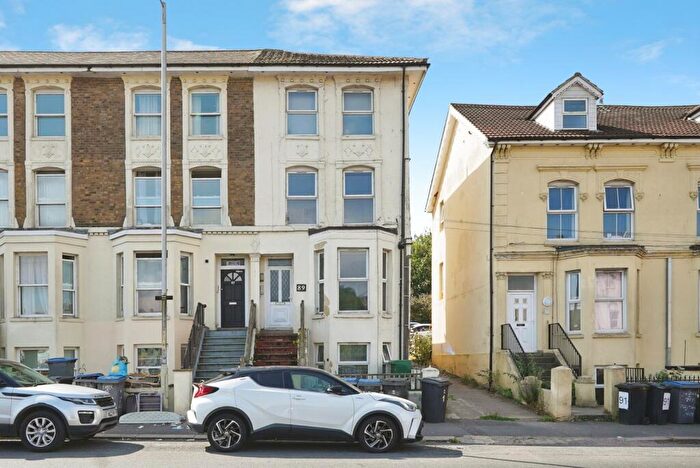 1 Bedroom Flat For Sale In Folkestone Road, Dover, Kent, CT17
