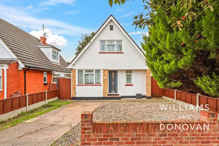 3 Bedroom Detached House For Sale In Parkstone Avenue, Thundersley, SS7