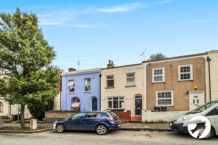 2 Bedroom Terraced House To Rent In Wellington Street, Gravesend, DA12