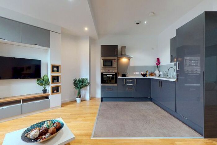 Studio To Rent In Apt, Q Two Residence #, LS1