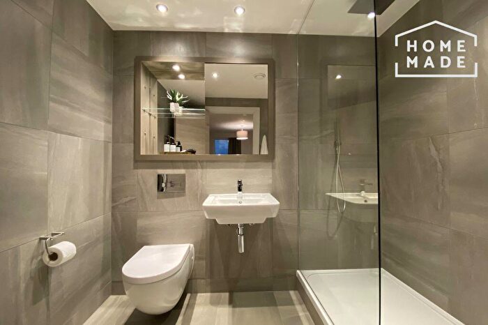 2 Bedroom Flat To Rent In Angel Gardens, M4
