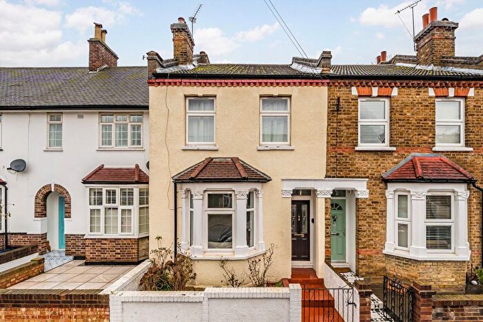 3 Bedroom Terraced House For Sale In Loring Road, Isleworth, TW7