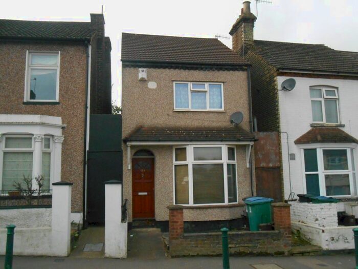 2 Bedroom Property To Rent In Queens Road, Watford, WD17
