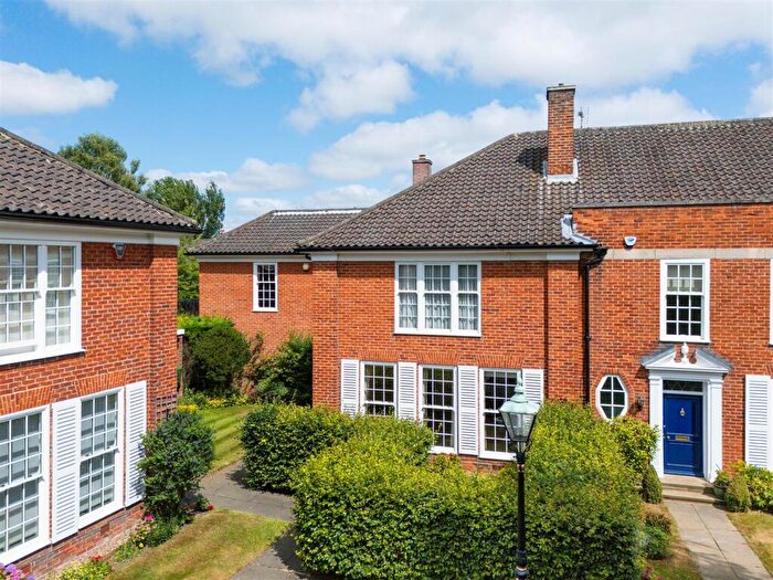 4 Bedroom End Of Terrace House For Sale In Kenton Avenue, Gosforth, NE3
