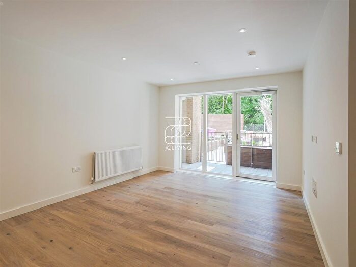 1 Bedroom Flat To Rent In Blenheim Mansions, London, N8