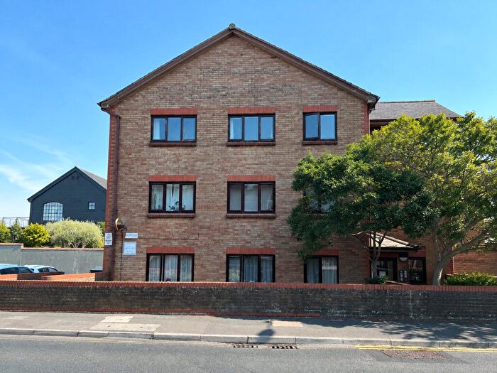 2 Bedroom Apartment For Sale In Seabourne Road, Bournemouth, Dorset, BH5